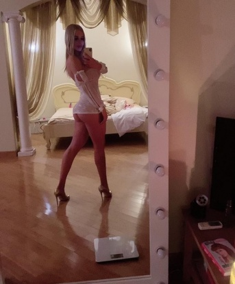 Со мной ты окунешься в мир удовольствия и наслаждения. 💋
У меня есть опыт и тысячи положительных отзывов от довольных клиентов. Мои услуги включают классический и эротический массаж, оральный секс, тройничок, анальный секс. 🍆💦
Я могу быть твоей нежной подругой или страстной любовницей, общаться и наслаждаться временем, проведенным вместе. Со мной ты забудешь о всех проблемах и окунешься в мир наслаждения. 🌈
Я живу в Москве и могу принять тебя в своей уютной квартире или приехать к тебе. Конфиденциальность и безопасность гарантированы. 💯
Позвони мне сейчас и давай воплотим в жизнь все твои фантазии. 🔥 Ани